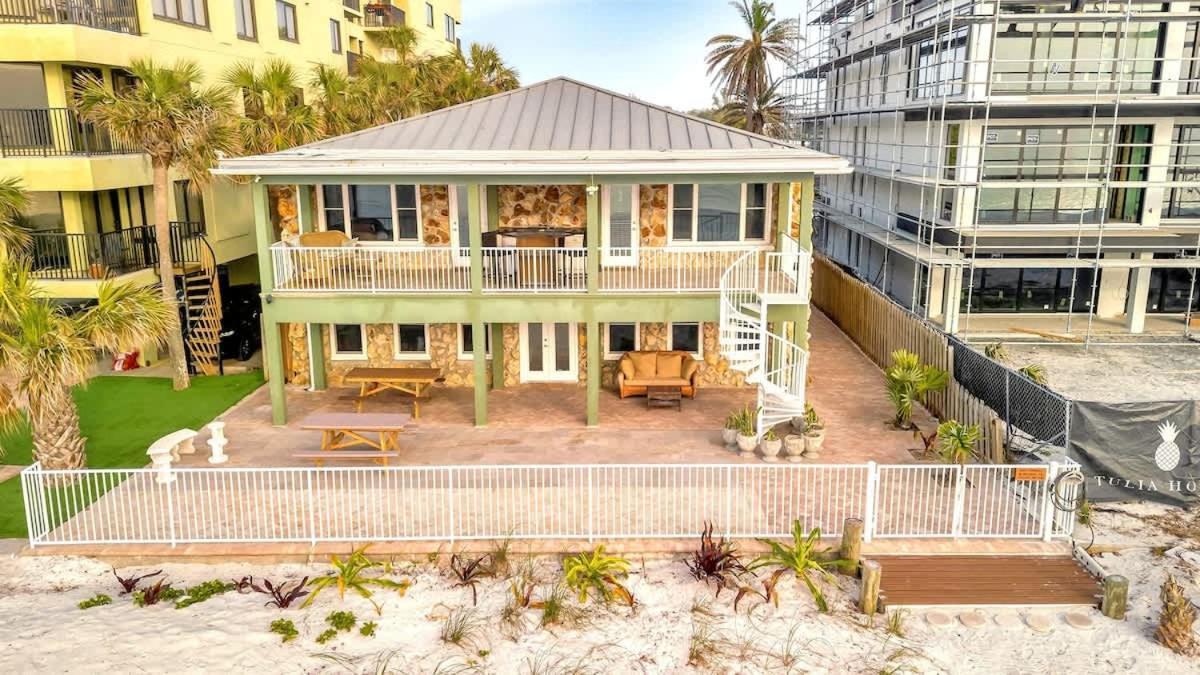 Stones Throw Beachside Bungalow #1 On The Beach Клиъруотър Бийч Екстериор снимка